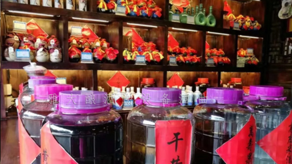 下礦挖煤的張哥用純糧釀酒設(shè)備開酒坊，走上釀酒創(chuàng)業(yè)之路