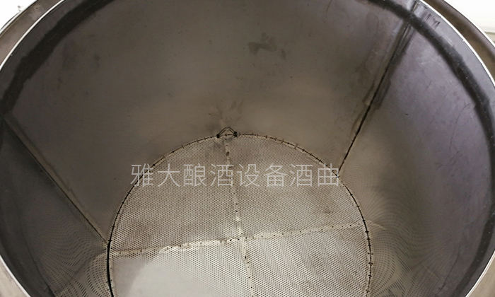9.1雅大釀酒設(shè)備細節(jié)料桶