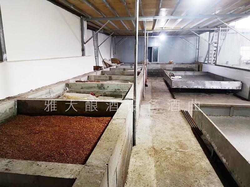 8.9窖池就是用來(lái)發(fā)酵糧食的“坑”