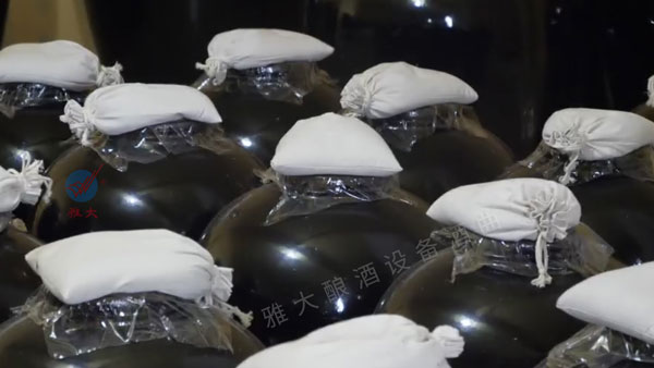 喝過純糧釀酒設(shè)備釀造的農(nóng)家土酒，才知道什么叫真正的中國(guó)酒