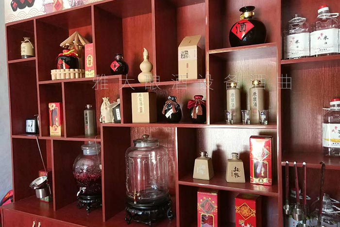 5-曾氏酒業(yè)-1套純糧釀酒設(shè)備，200平米舊廠房+3個(gè)臨街鋪面，輕松開酒廠3