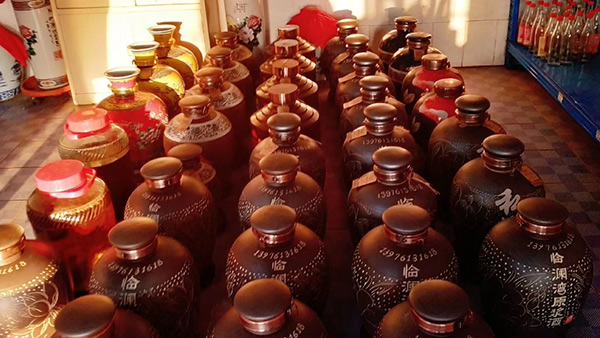 小型酒廠釀酒設(shè)備：想知道臨瀾灣純糧酒大賣全國的奧秘，請點這里