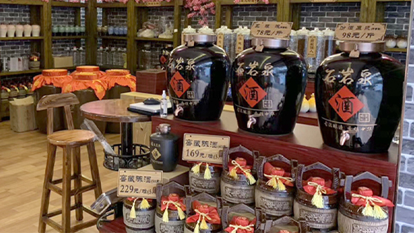 用小型酒廠釀酒設(shè)備一年釀2萬斤高粱酒，能賺多少錢？