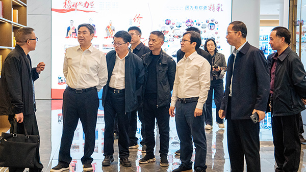強(qiáng)職能·優(yōu)服務(wù)·促提升 | 市人大黨組成員、副主任提名人選李天明率隊(duì)赴雅大調(diào)研