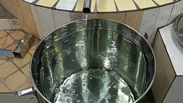 冬季用新型釀酒設(shè)備釀出來的酒為什么更易渾濁？