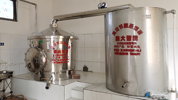 用小型酒廠釀酒設(shè)備開酒坊，每斤酒的成本大概是多少？